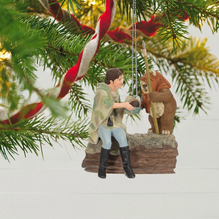 Hallmark Star Wars: Return Of The Jedi™ A Curious Encounter On Endor™ Ornament - Image 2